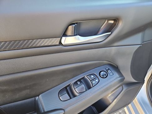 Used 2024 Nissan Altima 2.5 SV FWD image 20
