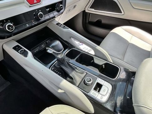 Used 2020 Kia Telluride S FWD image 18