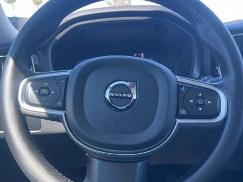 Used 2025 Volvo XC60 B5 Core image 12