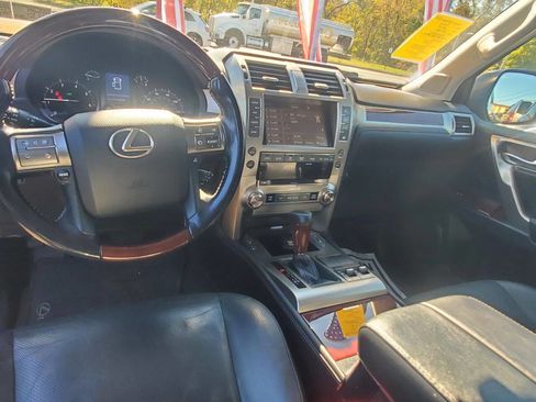 Used 2015 Lexus GX 460 image 10