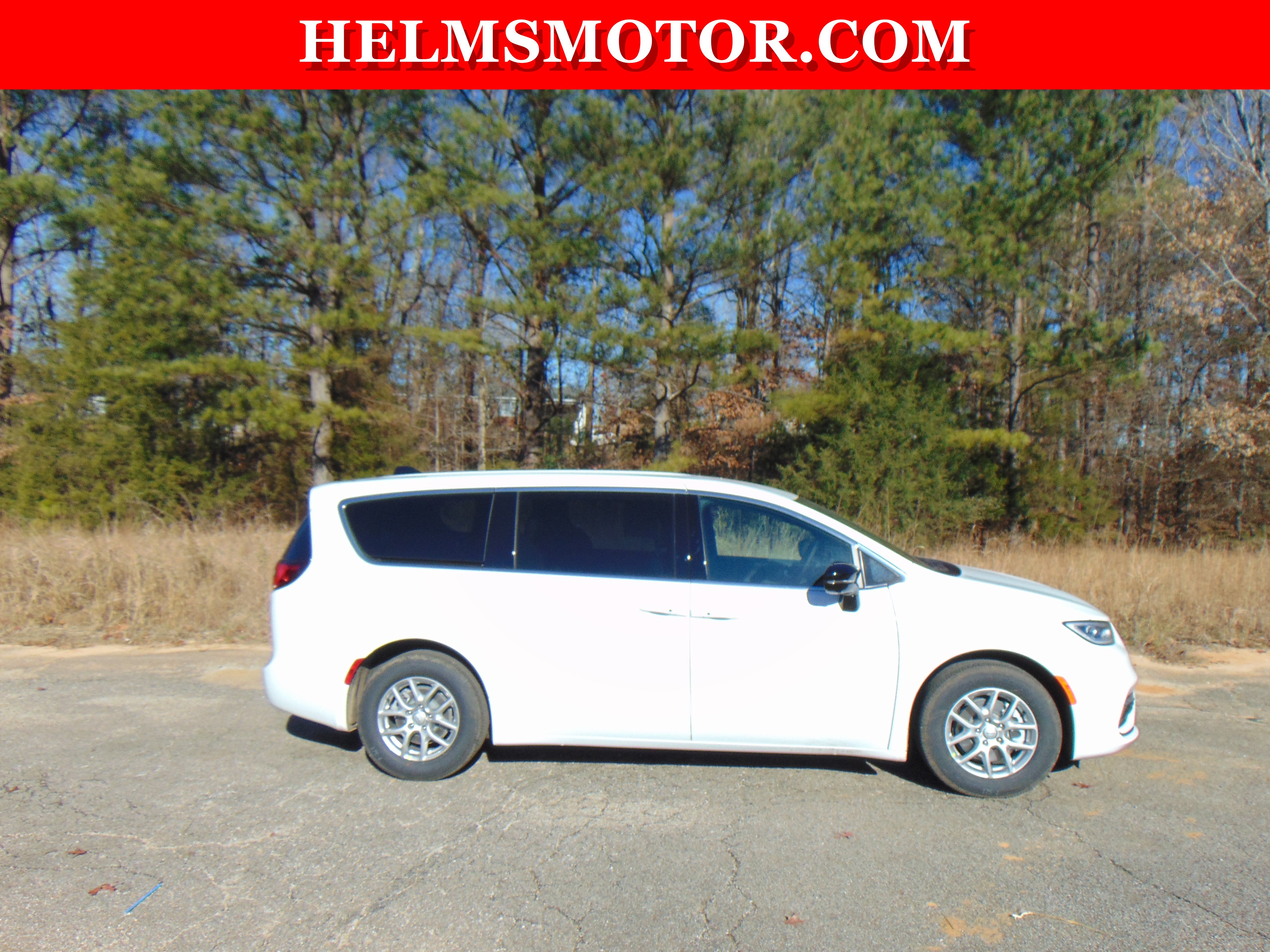 New 2026 Chrysler Pacifica Select FWD image 18