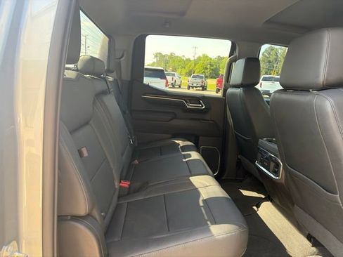 Used 2023 GMC Sierra 1500 SLT w/ SLT Premium Package AWD/4WD image 18