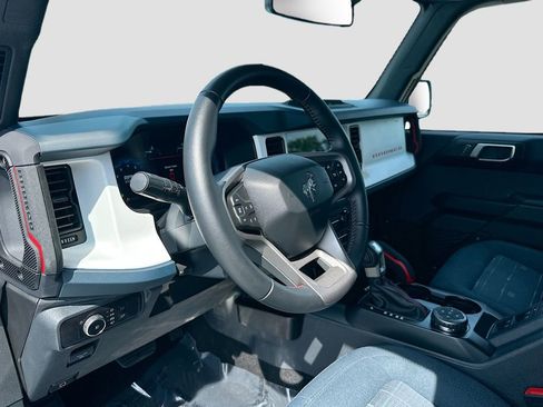 Used 2025 Ford Bronco Heritage Edition AWD/4WD image 9