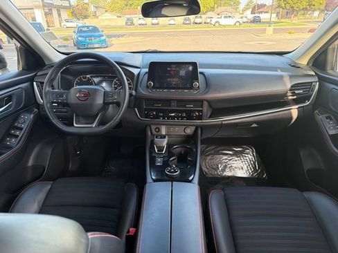Used 2025 Nissan Rogue SV AWD/4WD image 17