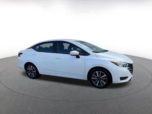 Used 2025 Nissan Versa SV FWD image 2