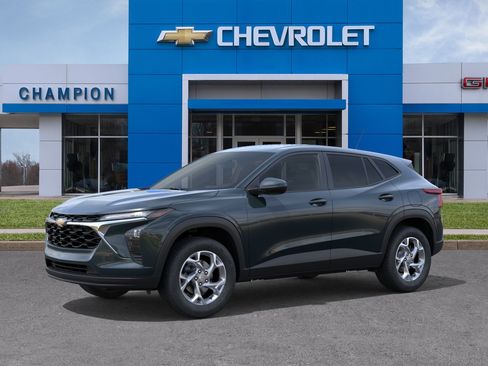 New 2026 Chevrolet Trax LS w/ LS Convenience Package FWD image 2