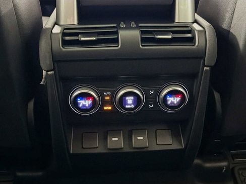 Used 2023 Land Rover Defender 130 SE image 25