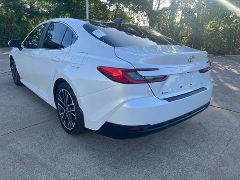 Used 2025 Toyota Camry XLE w/ Premium Package FWD image 6