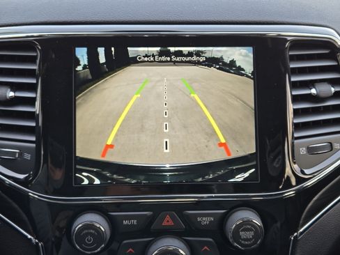 Used 2021 Jeep Grand Cherokee Limited RWD image 14