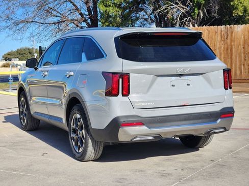 New 2026 Kia Sorento S FWD image 3