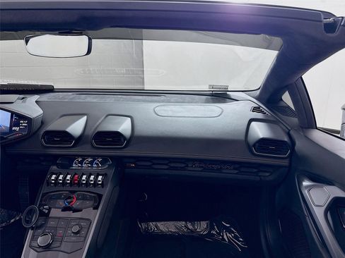 Used 2019 Lamborghini Huracan LP 580-2 image 17