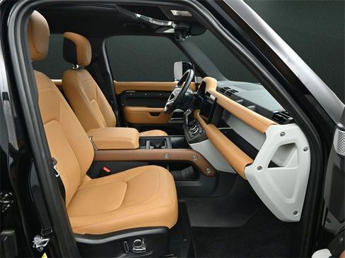 Used 2024 Land Rover Defender 130 S image 23