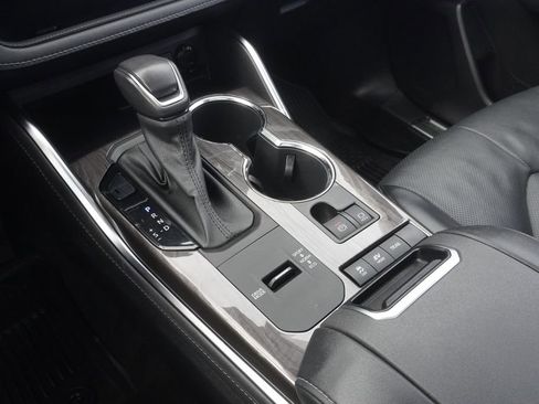 Used 2022 Toyota Highlander Platinum image 14