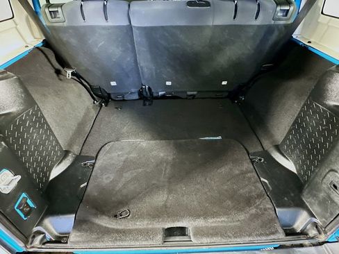 Certified 2018 Jeep Wrangler Unlimited Sport S image 32