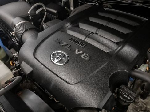 Used 2019 Toyota Tundra SR5 w/ TRD Off Road Package AWD/4WD image 4