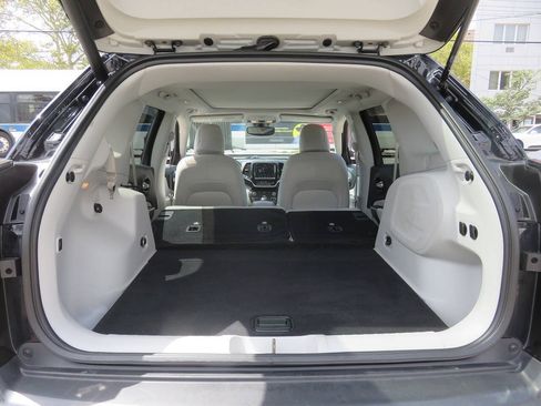 Used 2019 Jeep Cherokee Limited AWD/4WD image 27