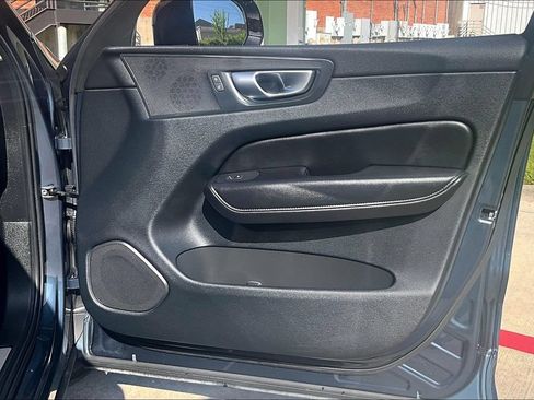 Certified 2024 Volvo XC60 B5 Plus w/ Protection Package Premier AWD/4WD image 20