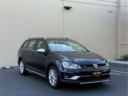 Used 2017 Volkswagen Golf Alltrack SE image 1