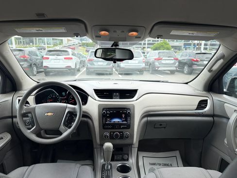Used 2015 Chevrolet Traverse LS FWD image 9