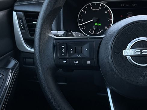 Used 2024 Nissan Rogue SV image 13