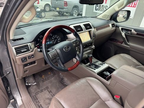 Used 2010 Lexus GX 460 image 19