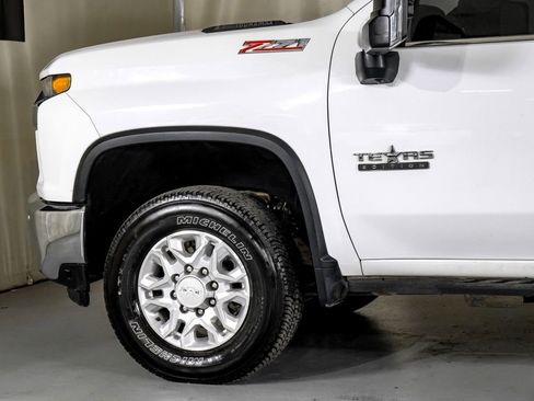 Used 2021 Chevrolet Silverado 2500 LTZ w/ LTZ Texas Edition image 12