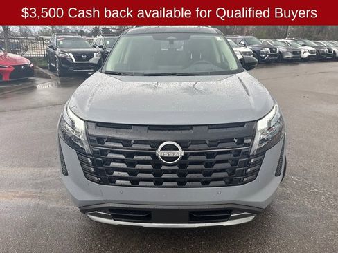 New 2026 Nissan Pathfinder Platinum image 9