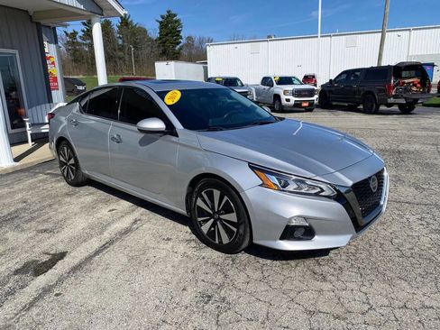 Used 2019 Nissan Altima 2.5 SL FWD image 2