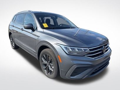 Used 2024 Volkswagen Tiguan SE