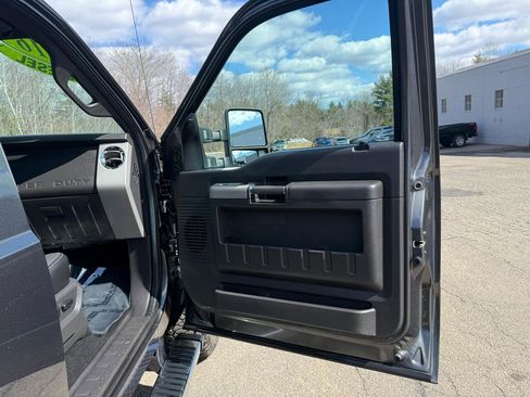 Used 2016 Ford F250 Lariat w/ Chrome Package image 21