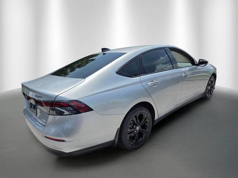 Certified 2025 Honda Accord SE image 3