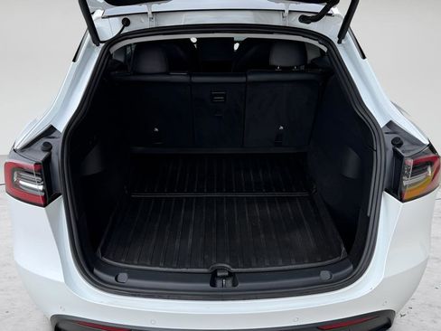 Used 2022 Tesla Model Y Performance image 20
