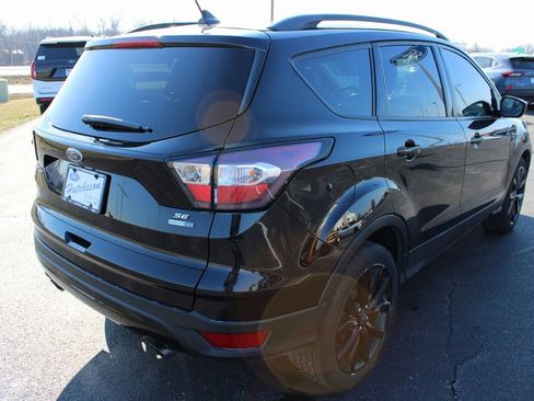 Used 2018 Ford Escape SE w/ SE Sport Appearance Package image 12