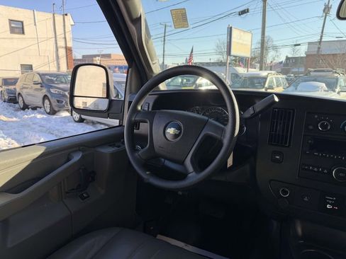 Used 2022 Chevrolet Express 2500 LS RWD image 18