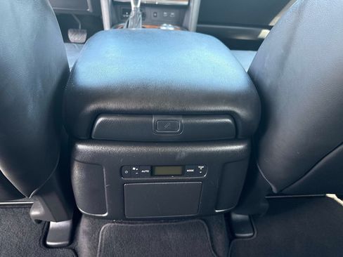 Used 2022 Nissan Armada SL AWD/4WD image 17