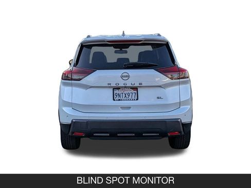 Certified 2025 Nissan Rogue SL FWD image 9