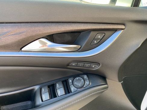 Used 2023 Buick Enclave Avenir w/ Avenir Technology Package image 22