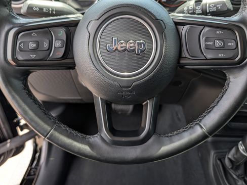 Used 2022 Jeep Wrangler Sport AWD/4WD image 25