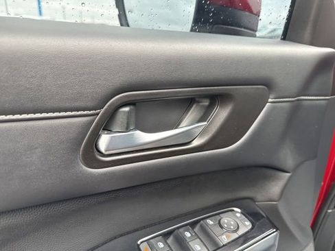 Used 2023 Nissan Pathfinder SL AWD/4WD image 25