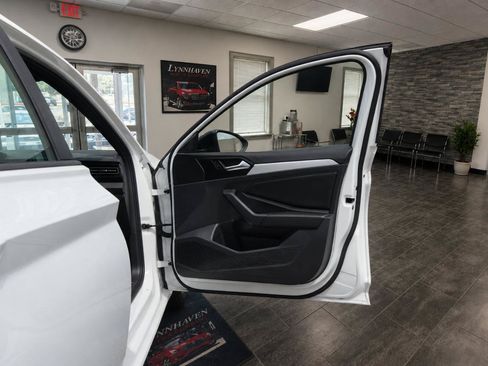 Used 2025 Volkswagen Jetta Sport FWD image 18