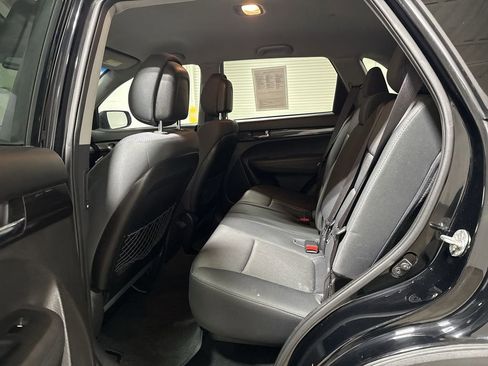 Used 2012 Kia Sorento FWD image 21