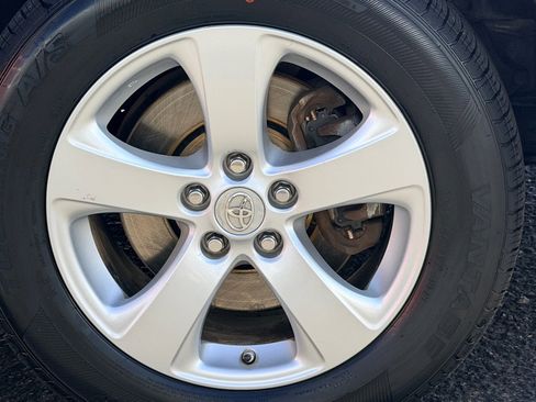 Used 2012 Toyota Sienna LE image 44