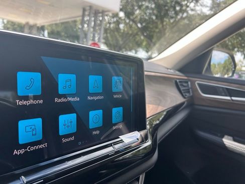 New 2026 Volkswagen Atlas SE image 11