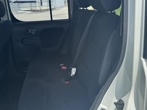 Used 2010 Nissan Cube 1.8 S w/ Interior Designer Pkg FWD image 8