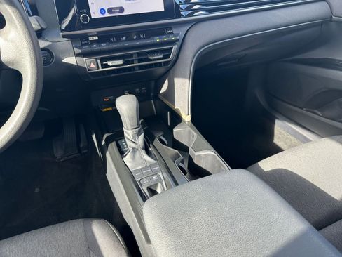 Used 2025 Toyota Camry LE image 40