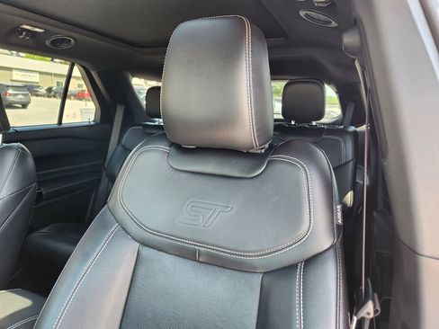 Used 2022 Ford Explorer ST w/ Equipment Group 401A AWD/4WD image 11