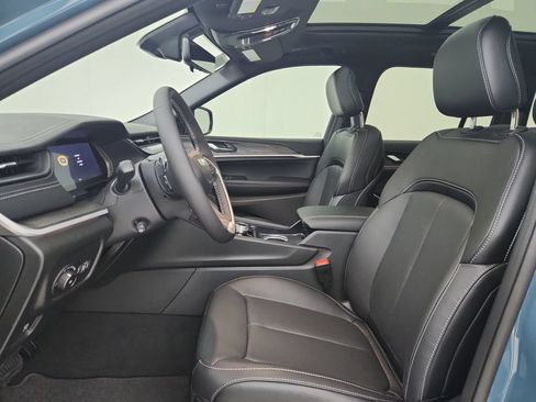 New 2026 Jeep Grand Cherokee Limited AWD/4WD image 18