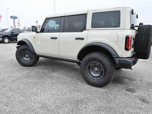 New 2025 Ford Bronco Badlands image 7