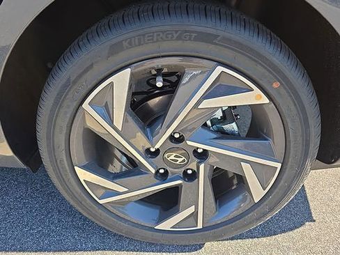 New 2026 Hyundai Elantra Limited image 45