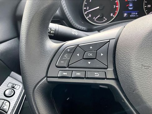 Certified 2025 Nissan Sentra S FWD image 22